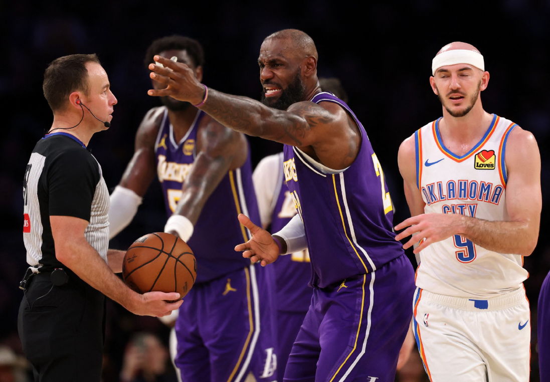 江南体育平台-10胜2负，全队都不演了！知道你们有夺冠实力，但这么做有些过分