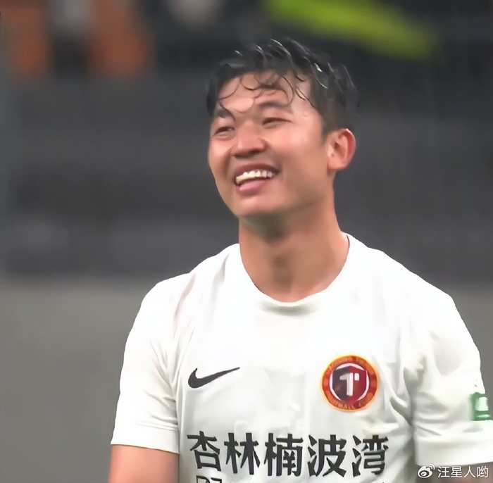 江南体育-0-1！辽宁铁人踢的“太憋屈”，主力外援被直红罚下，遭遇两连败|重庆队|重庆铜梁龙|中超|辽宁队|任意球_新浪体育_新浪新闻